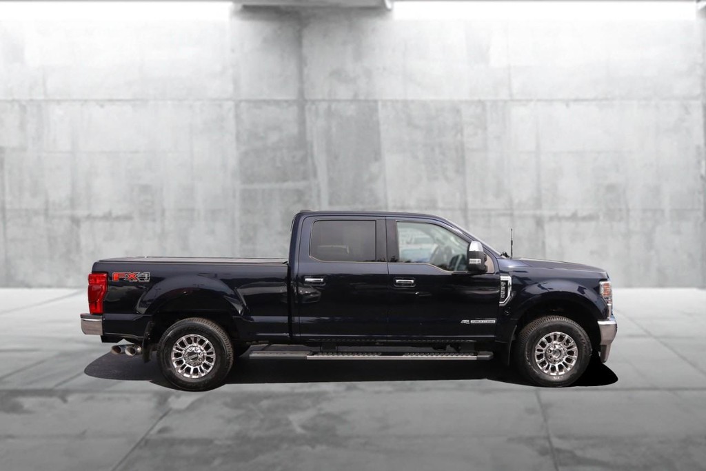 Ford Super Duty F-250 SRW Vehicle Full-screen Gallery Image 05