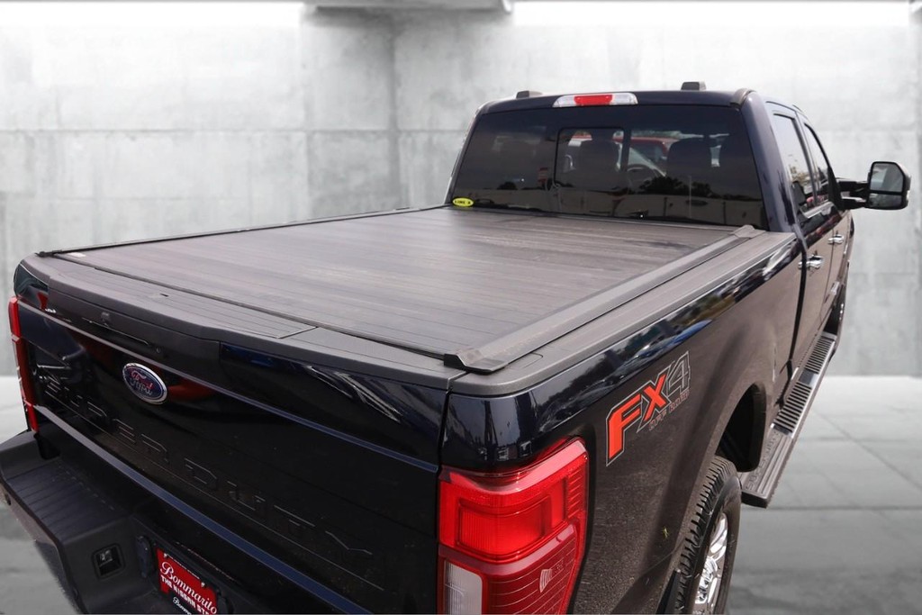 Ford Super Duty F-250 SRW Vehicle Full-screen Gallery Image 07