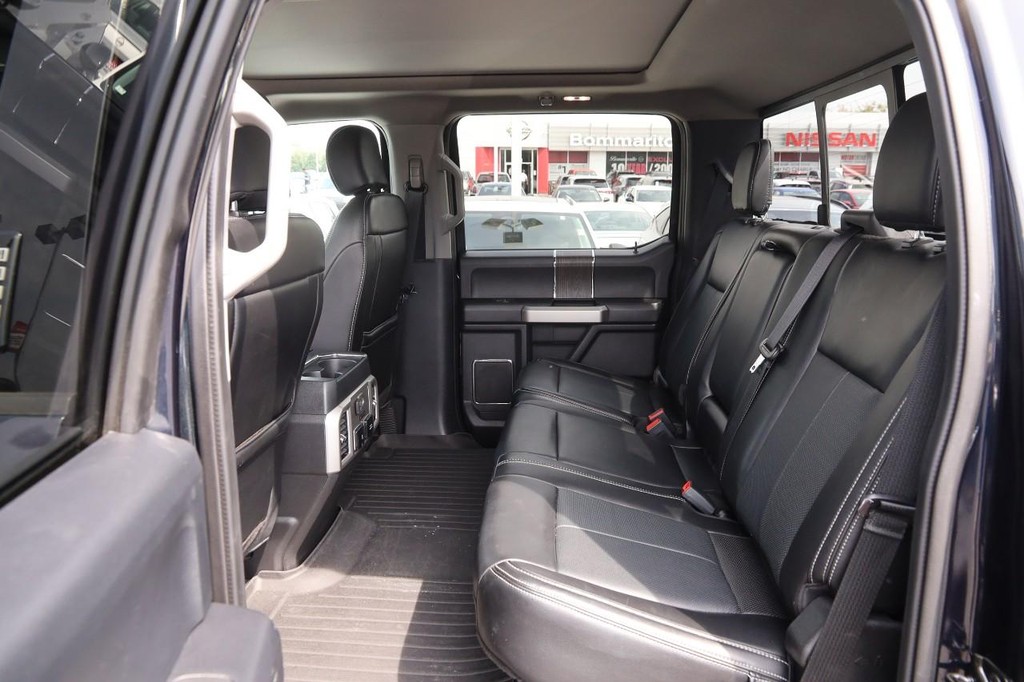Ford Super Duty F-250 SRW Vehicle Full-screen Gallery Image 11