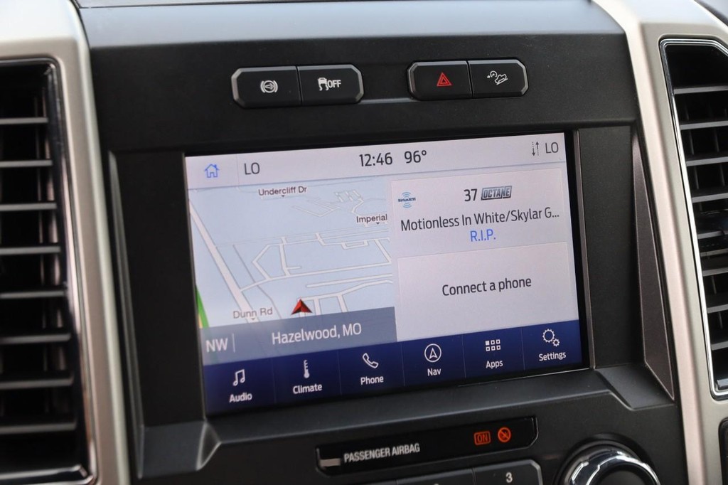 Ford Super Duty F-250 SRW Vehicle Full-screen Gallery Image 18