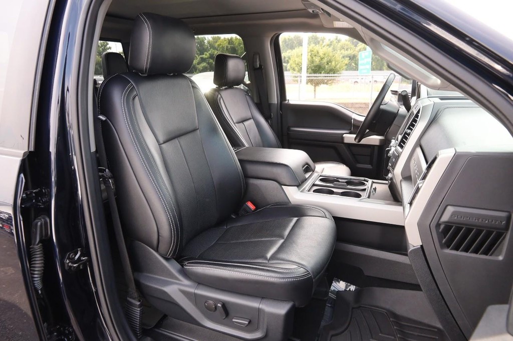 Ford Super Duty F-250 SRW Vehicle Full-screen Gallery Image 28