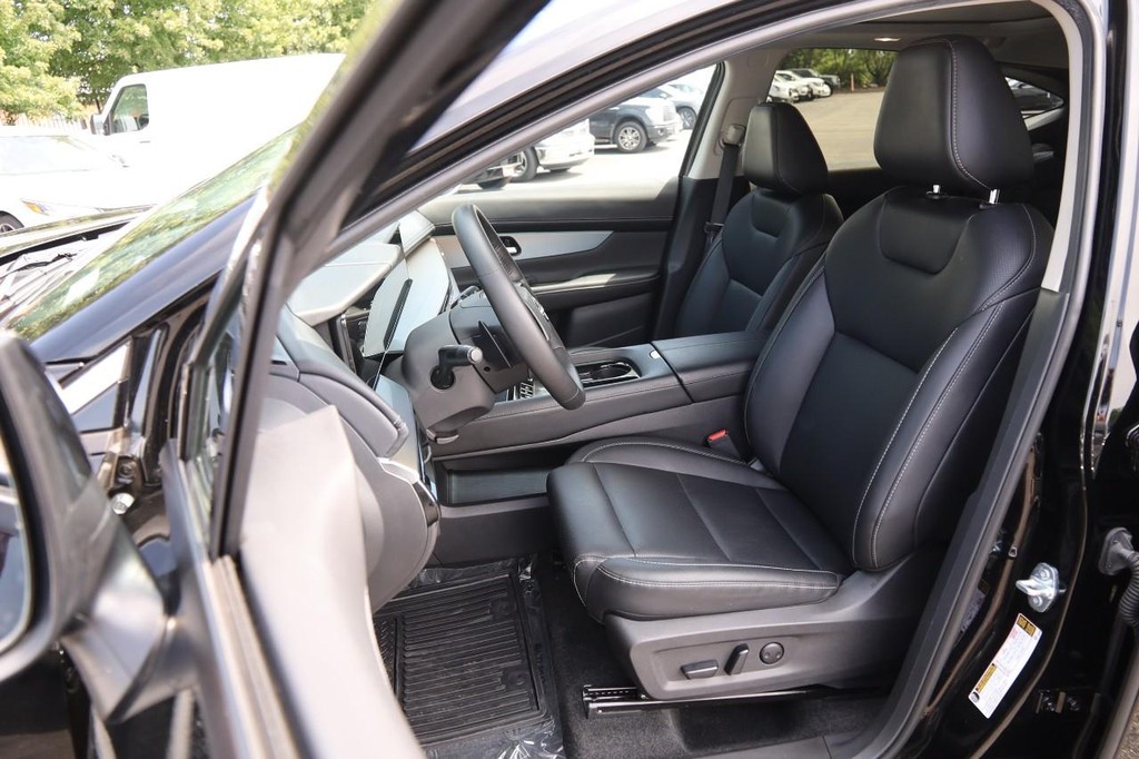 Nissan Murano Vehicle Full-screen Gallery Image 10