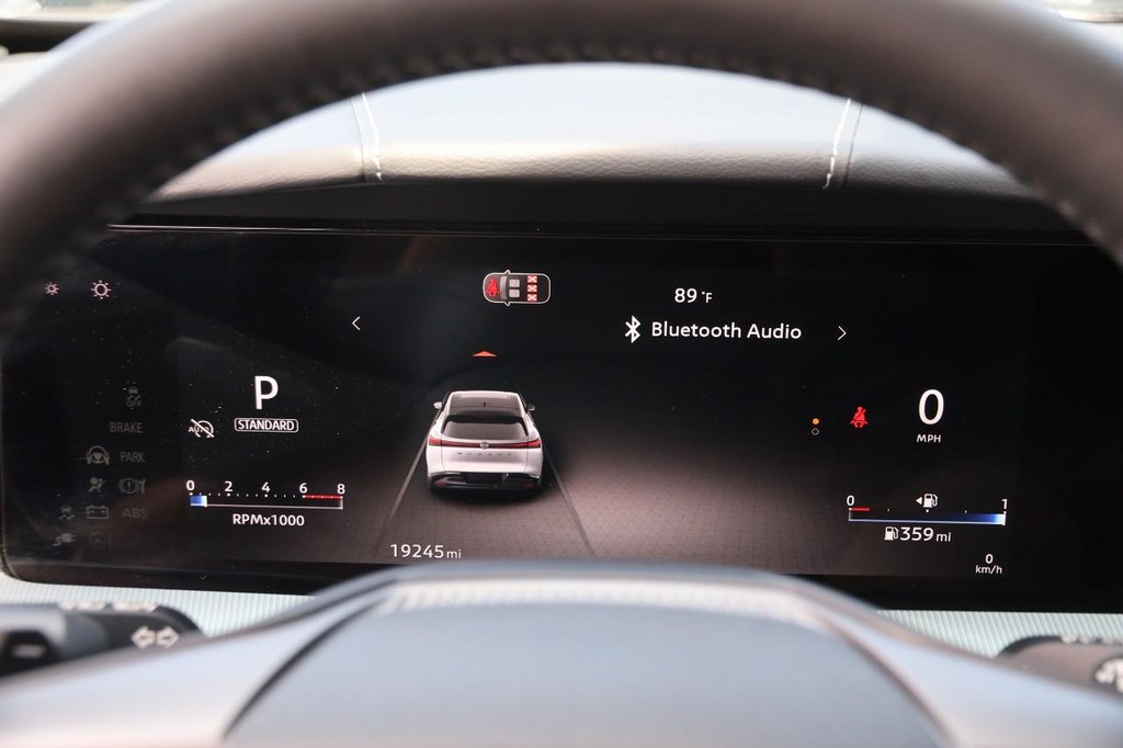 Nissan Murano Vehicle Full-screen Gallery Image 15