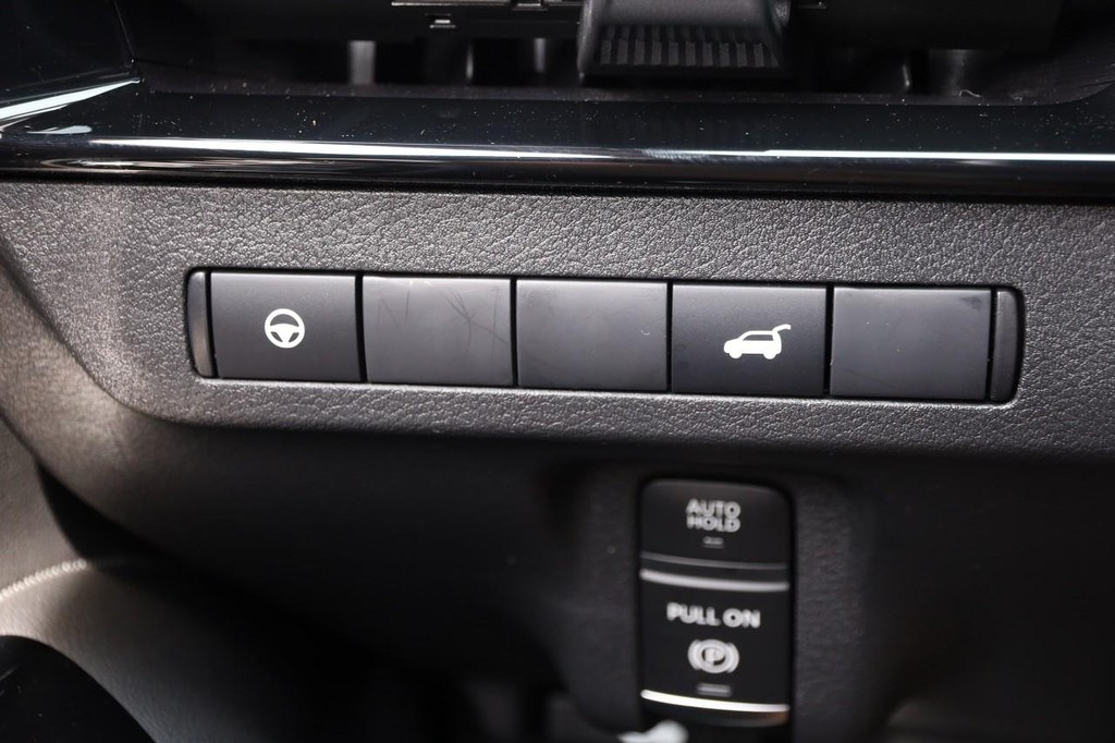 Nissan Murano Vehicle Full-screen Gallery Image 24
