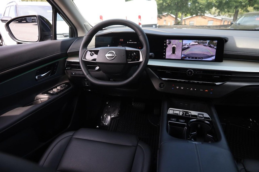 Nissan Murano Vehicle Full-screen Gallery Image 26