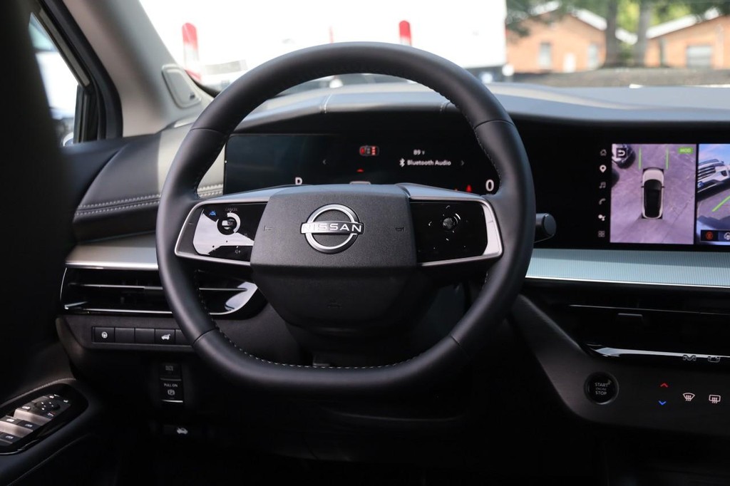 Nissan Murano Vehicle Full-screen Gallery Image 27