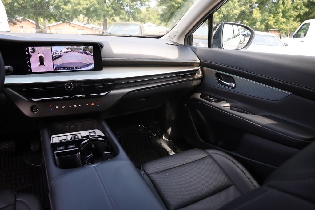 Nissan Murano Vehicle Full-screen Gallery Image 29