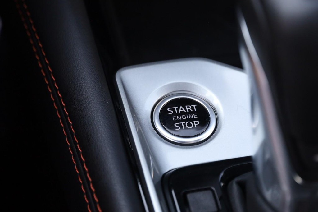 Nissan Altima Vehicle Full-screen Gallery Image 14