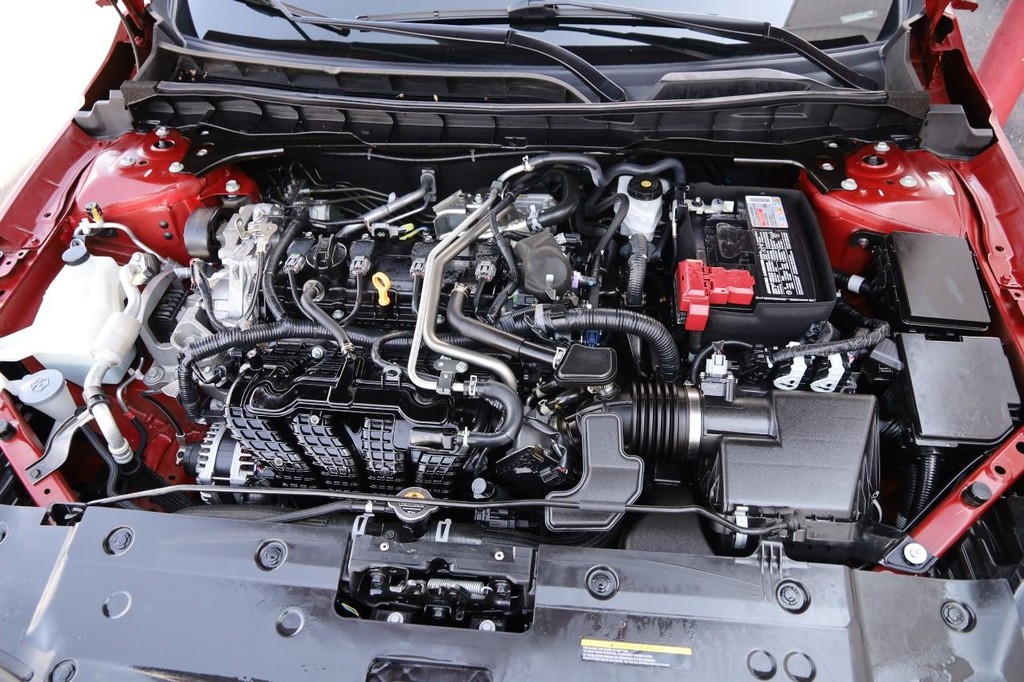 Nissan Altima Vehicle Full-screen Gallery Image 27