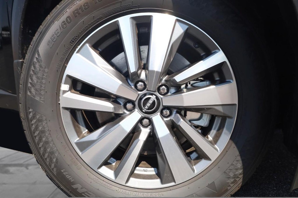 Nissan Pathfinder Vehicle Image 03