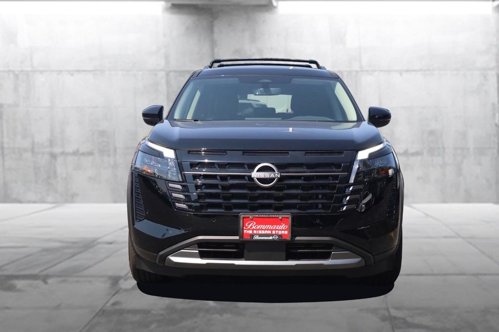 Nissan Pathfinder Vehicle Image 04