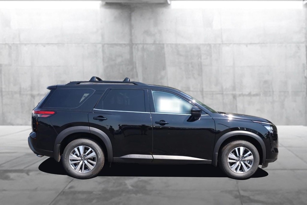 Nissan Pathfinder Vehicle Image 05