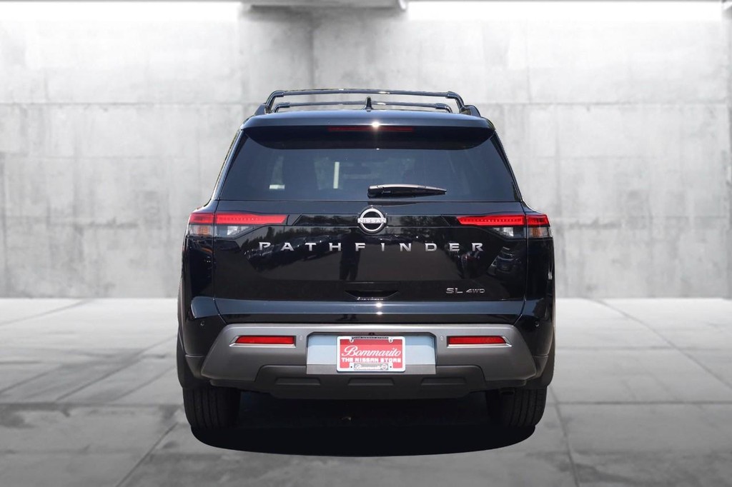 Nissan Pathfinder Vehicle Image 06