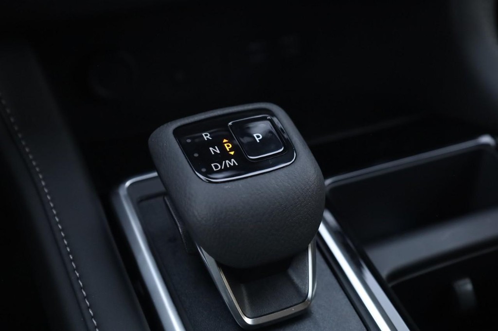 Nissan Pathfinder Vehicle Image 19