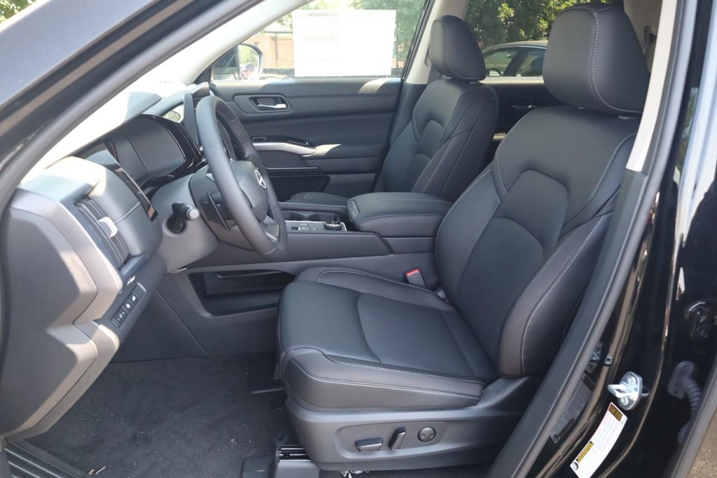 Nissan Pathfinder Vehicle Image 20