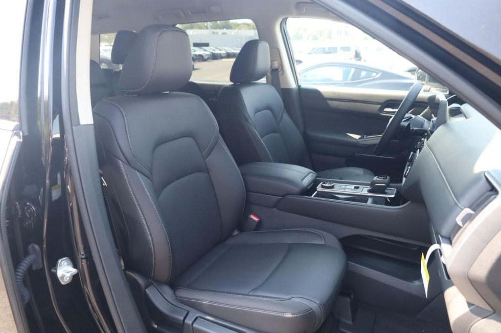 Nissan Pathfinder Vehicle Image 21