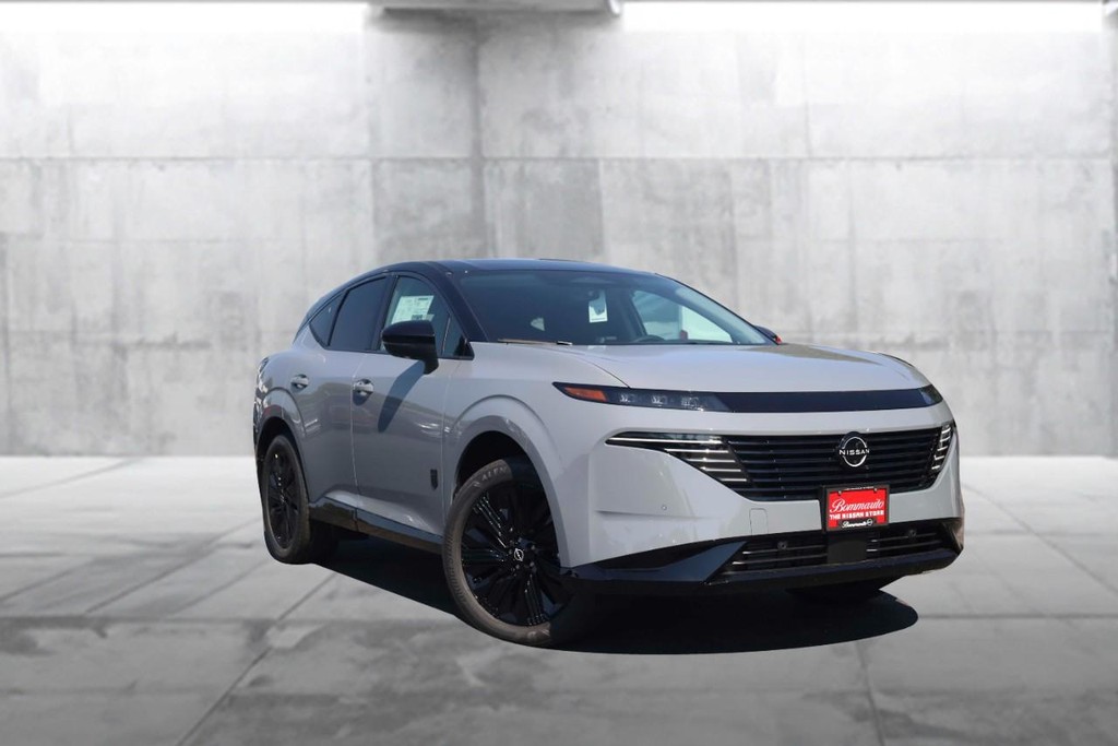 Nissan Murano Vehicle Full-screen Gallery Image 2