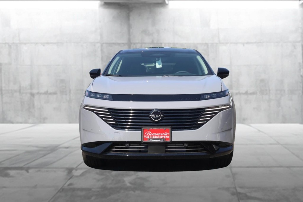 Nissan Murano Vehicle Full-screen Gallery Image 4