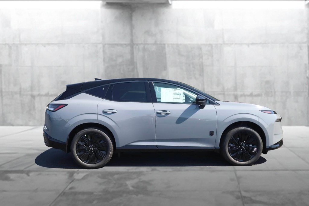Nissan Murano Vehicle Full-screen Gallery Image 5