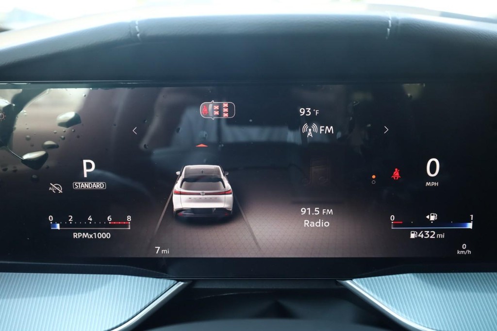 Nissan Murano Vehicle Full-screen Gallery Image 14