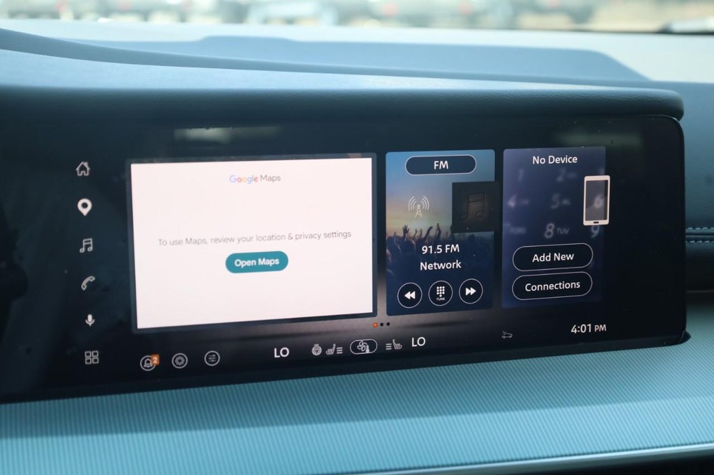 Nissan Murano Vehicle Full-screen Gallery Image 15