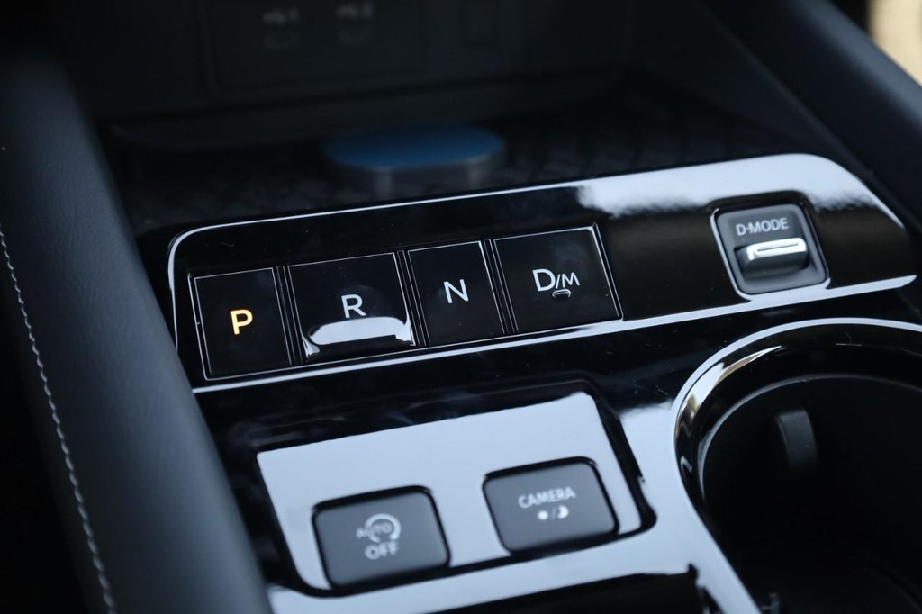 Nissan Murano Vehicle Full-screen Gallery Image 19