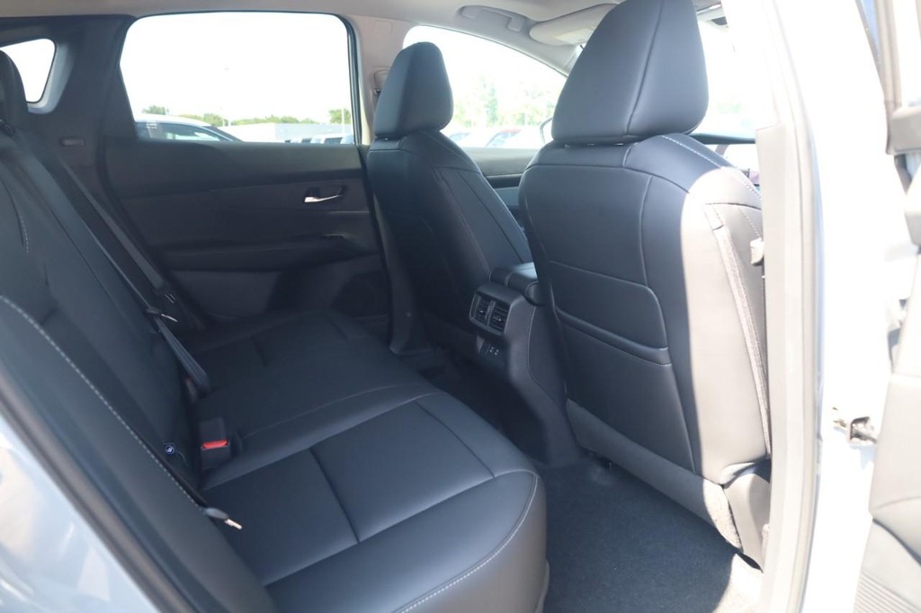 Nissan Murano Vehicle Full-screen Gallery Image 22