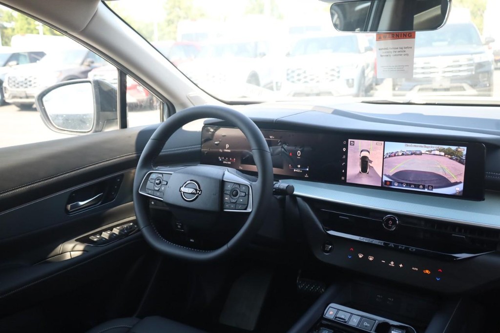 Nissan Murano Vehicle Full-screen Gallery Image 23