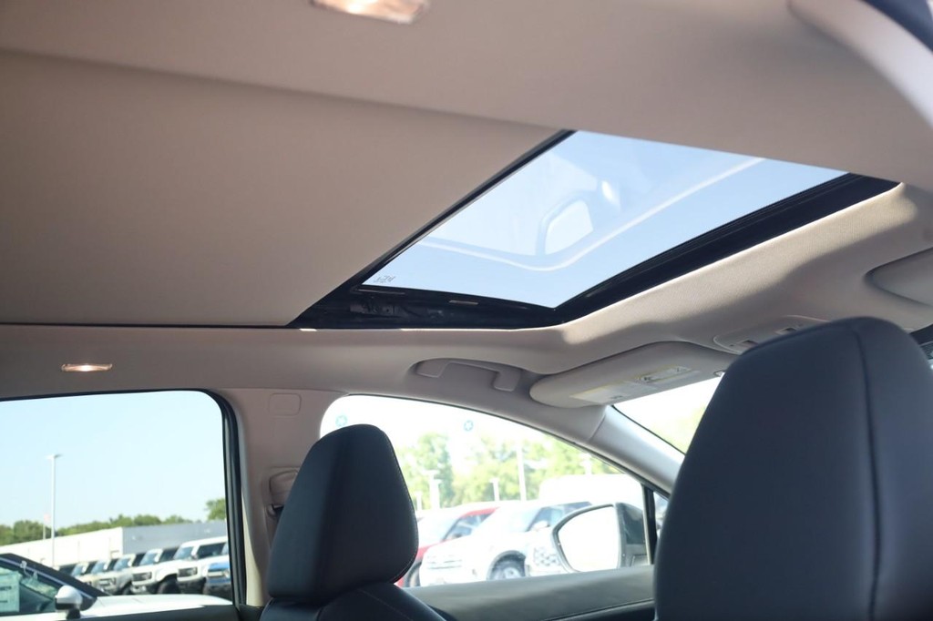Nissan Murano Vehicle Full-screen Gallery Image 25