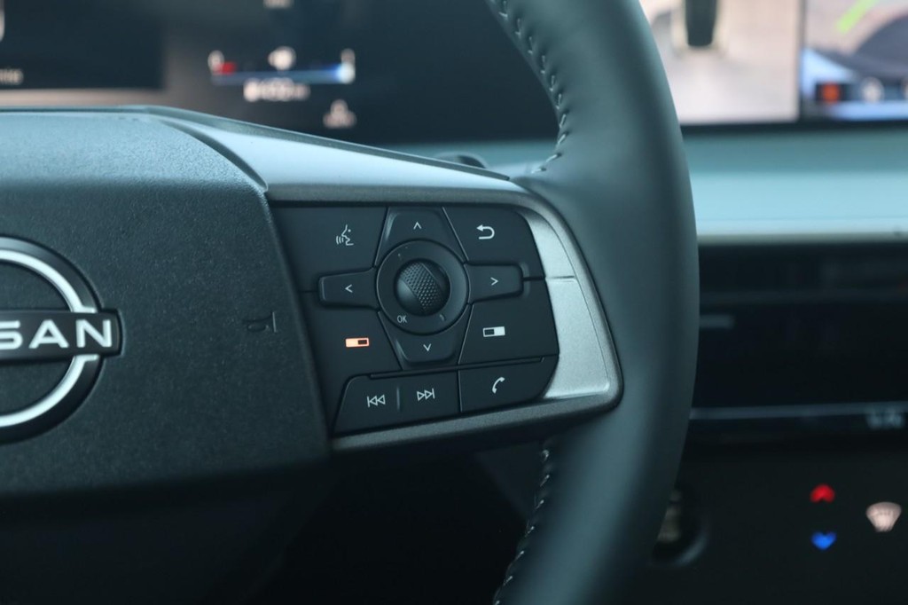 Nissan Murano Vehicle Image 09