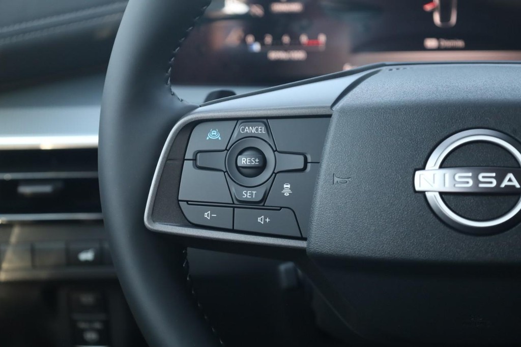 Nissan Murano Vehicle Image 10