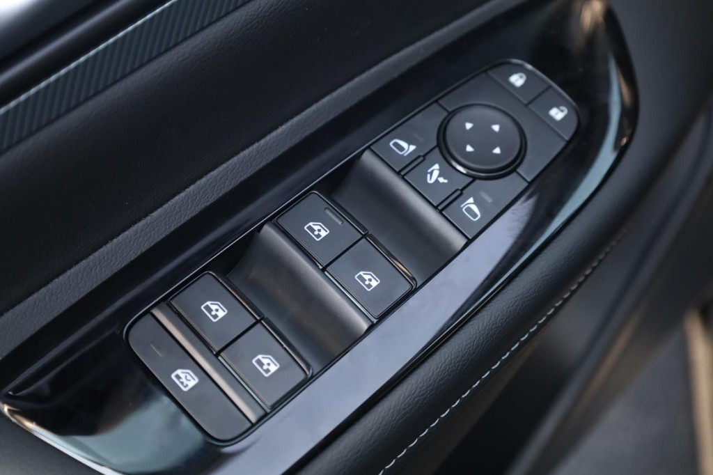 Nissan Murano Vehicle Image 11