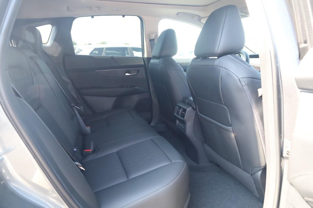 Nissan Murano Vehicle Image 22