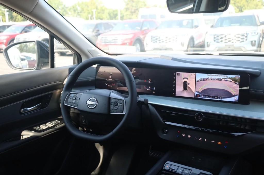 Nissan Murano Vehicle Image 23