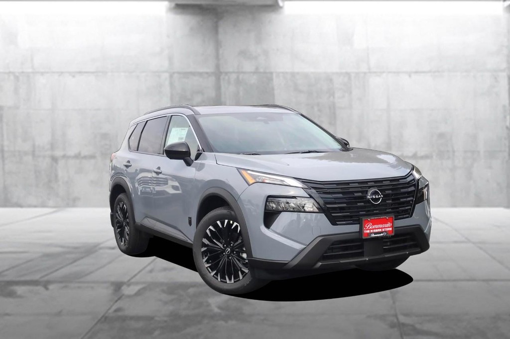 Nissan Rogue Vehicle Image 02