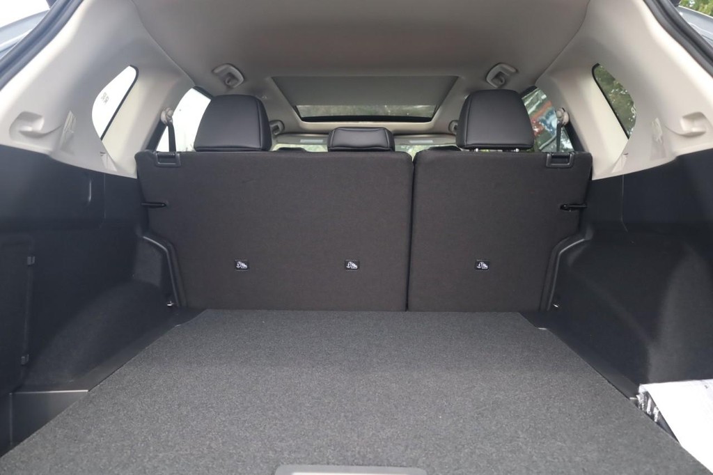 Nissan Rogue Vehicle Image 26