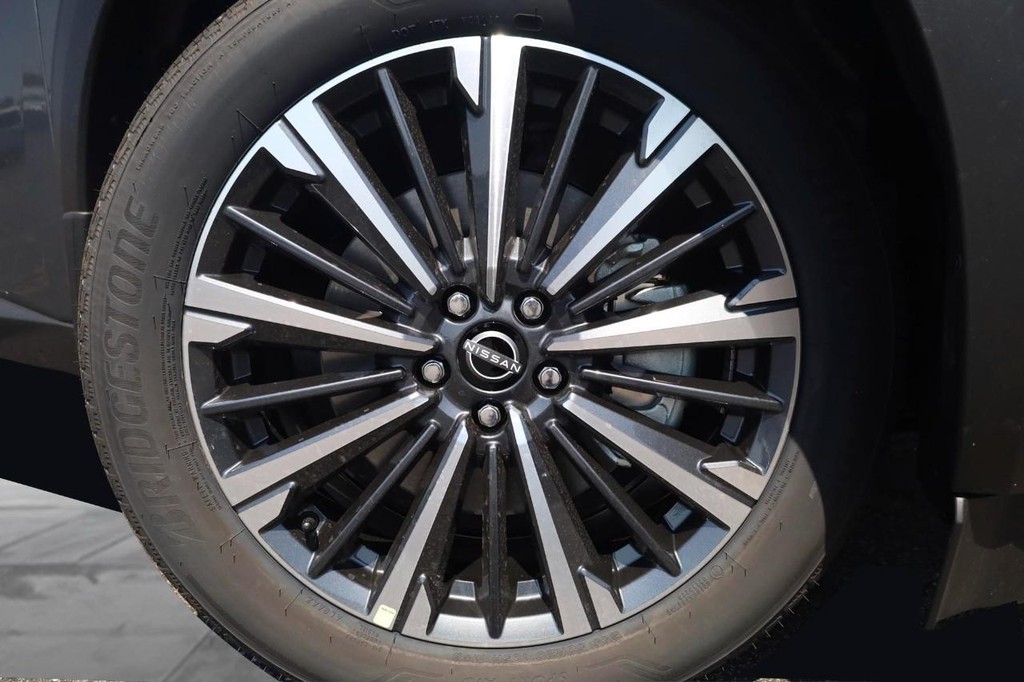 Nissan Pathfinder Vehicle Image 03