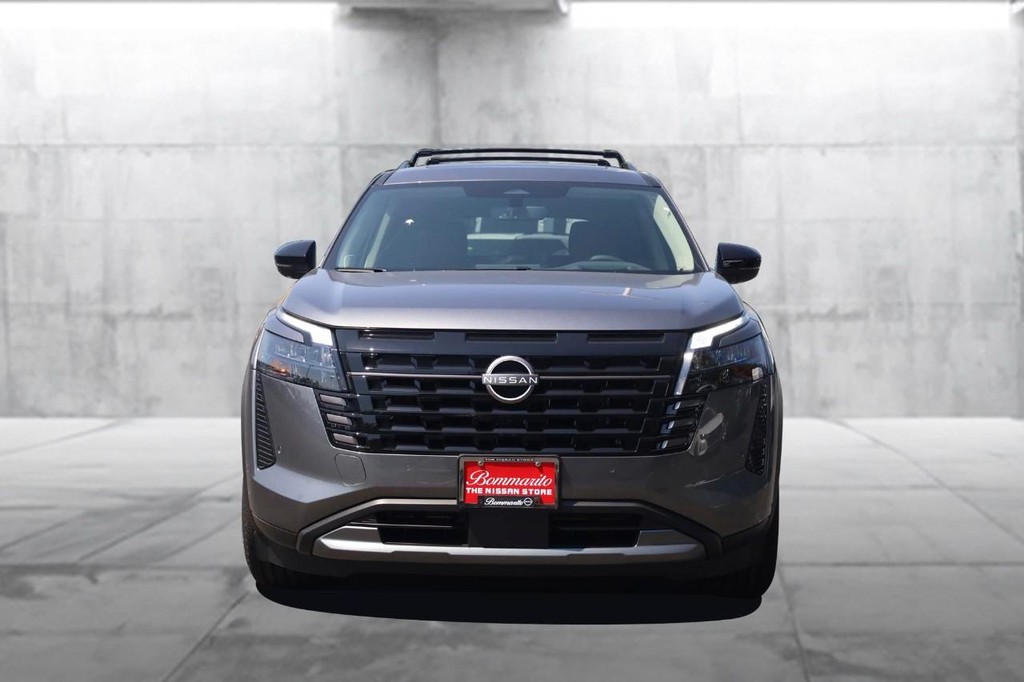 Nissan Pathfinder Vehicle Image 04