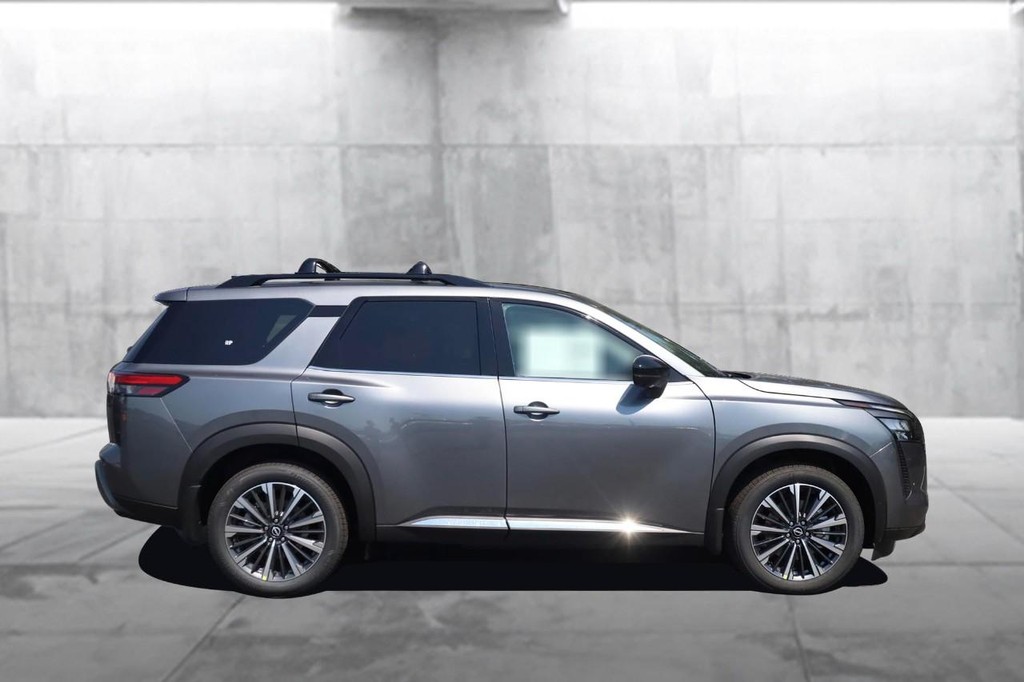 Nissan Pathfinder Vehicle Image 05