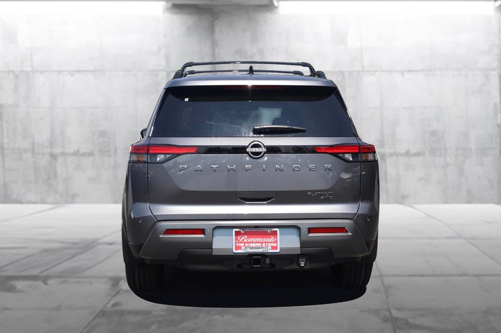 Nissan Pathfinder Vehicle Image 06