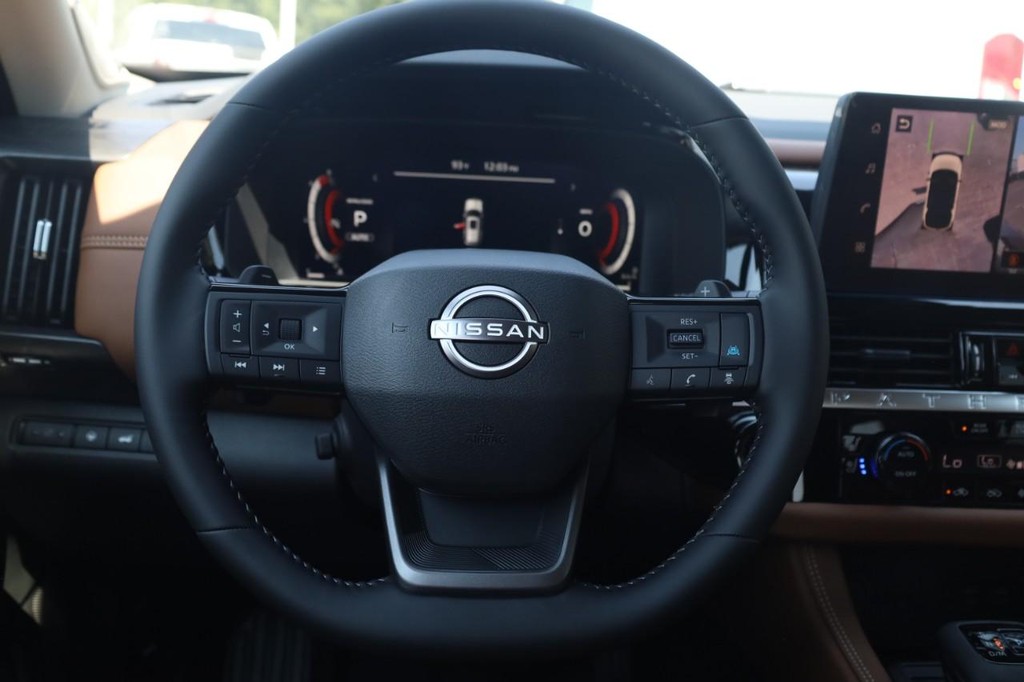 Nissan Pathfinder Vehicle Image 08