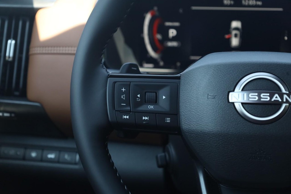 Nissan Pathfinder Vehicle Image 10