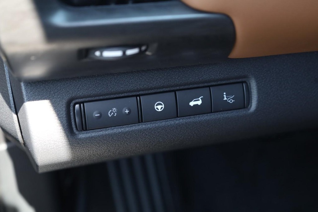 Nissan Pathfinder Vehicle Image 13