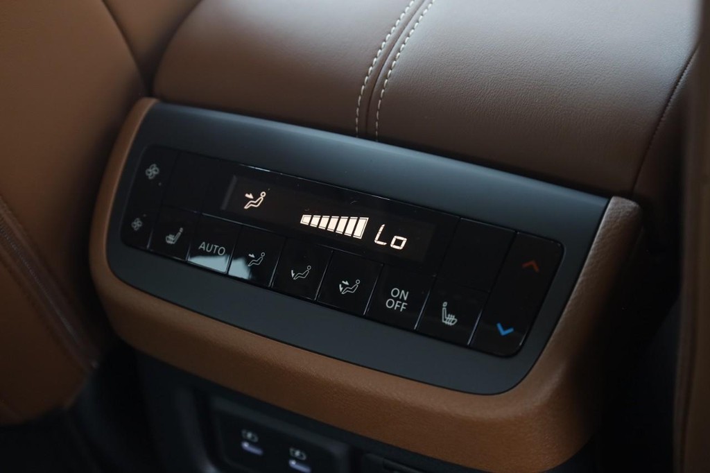 Nissan Pathfinder Vehicle Image 24