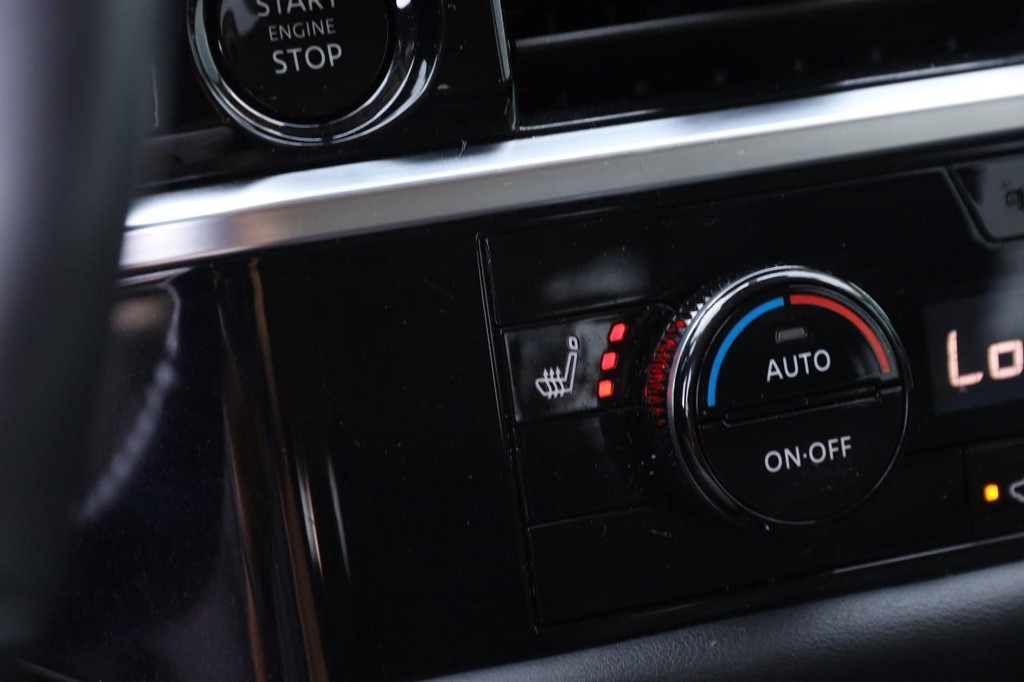Nissan Pathfinder Vehicle Full-screen Gallery Image 20