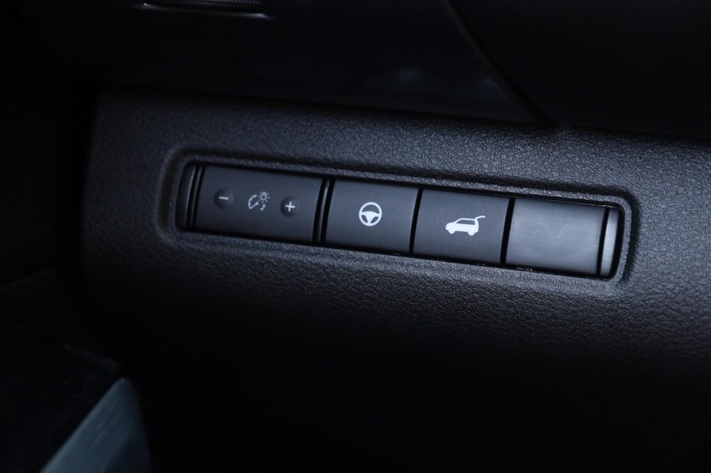Nissan Pathfinder Vehicle Full-screen Gallery Image 22