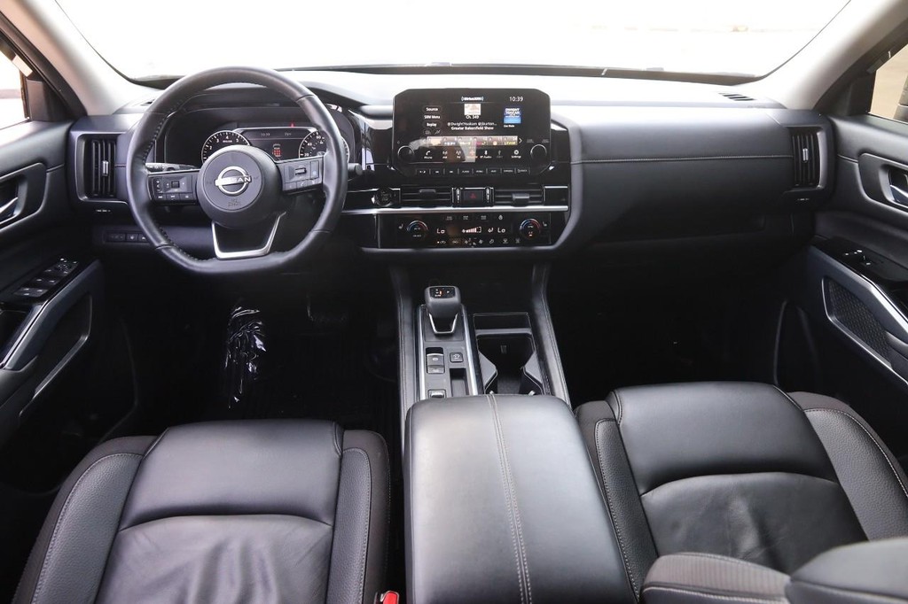 Nissan Pathfinder Vehicle Full-screen Gallery Image 23
