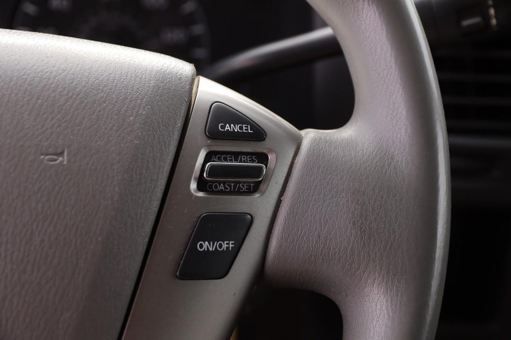 Nissan NV Cargo Vehicle Image 12