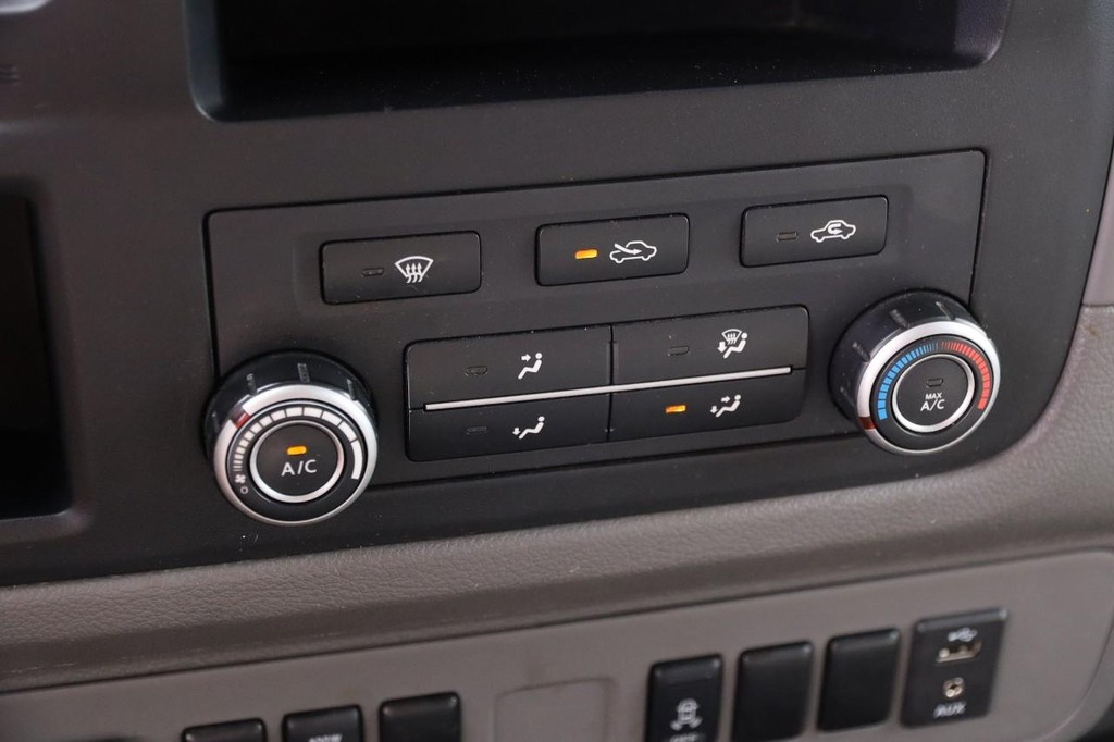 Nissan NV Cargo Vehicle Image 17