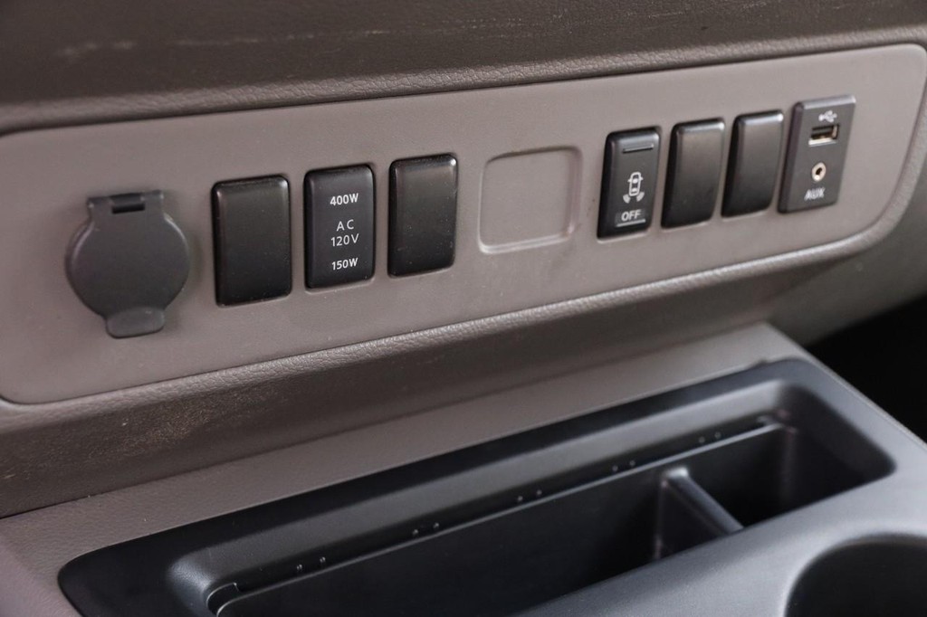 Nissan NV Cargo Vehicle Image 18